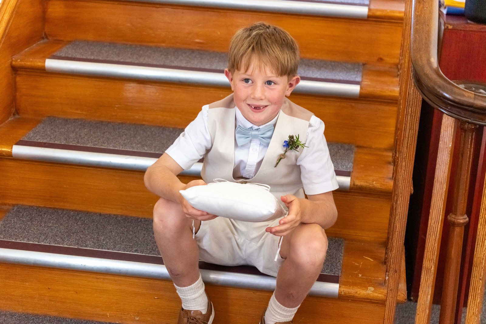Ring bearer on stairs